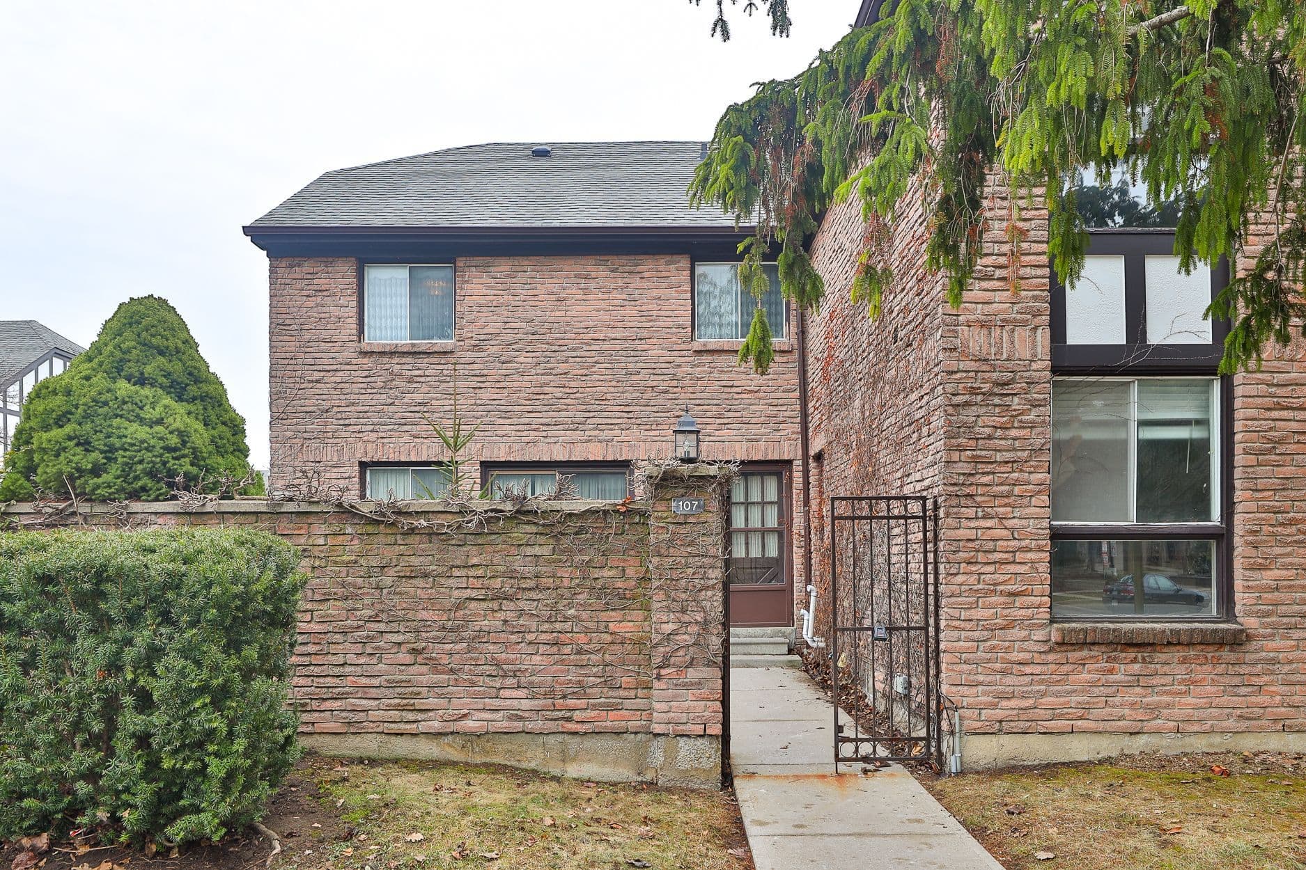 107 Burrows Hall Boulevard 56, Toronto E11, ON M1B 1Z7
