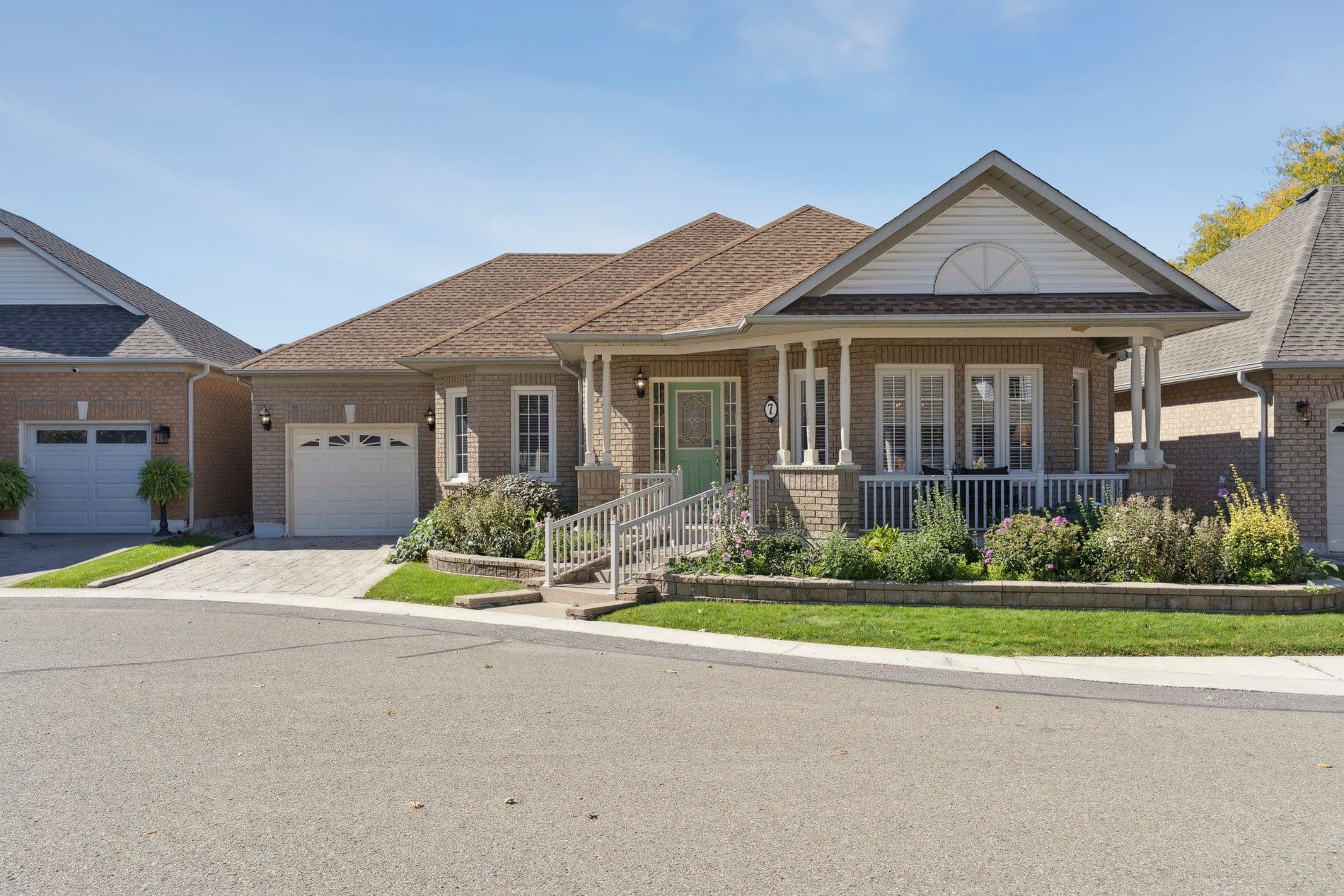 7 Powder Mill Court, Brampton, ON L6R 1W5