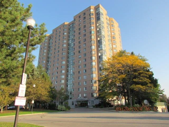 61 Markbrook Lane 602, Toronto W10, ON M9V 5E7