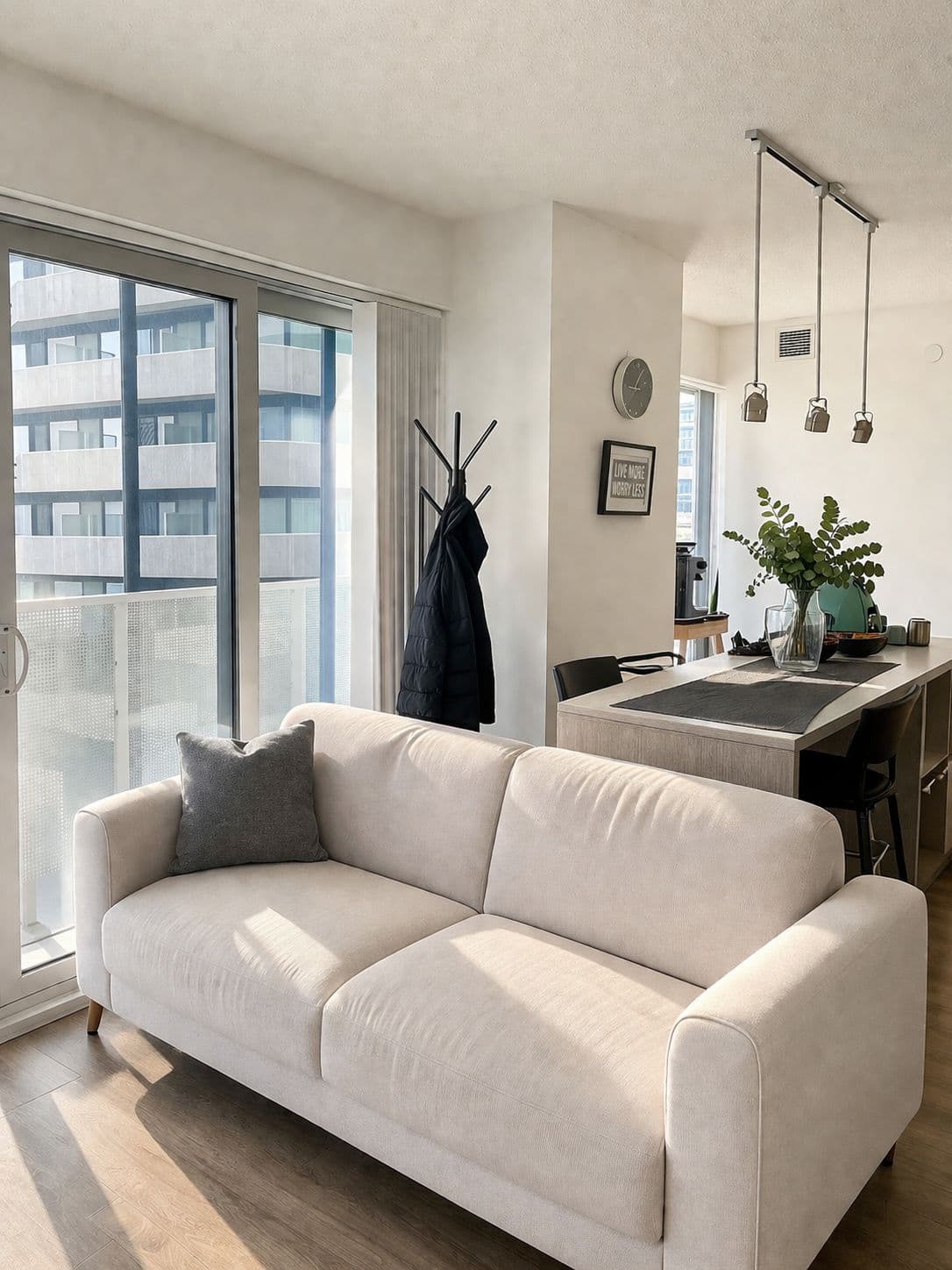 88 harbour Street 2010, Toronto C01, ON M5J 0C3