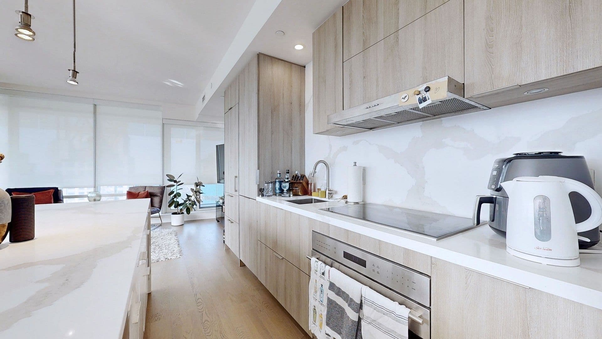 1 Bloor Street E 4406, Toronto C08, ON M4W 0A8