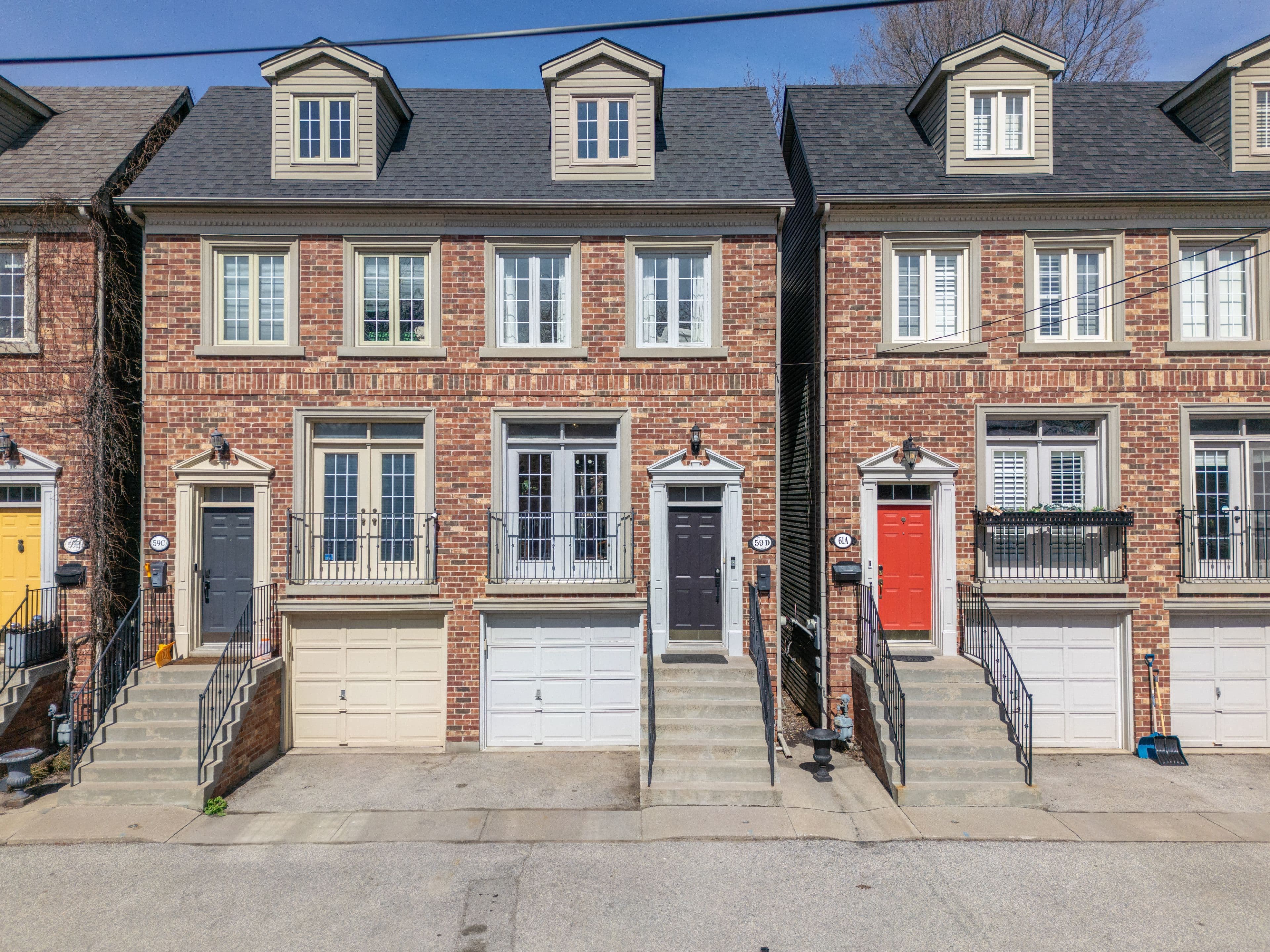 59D Woodbine Avenue, Toronto E02, ON M4L 3P1