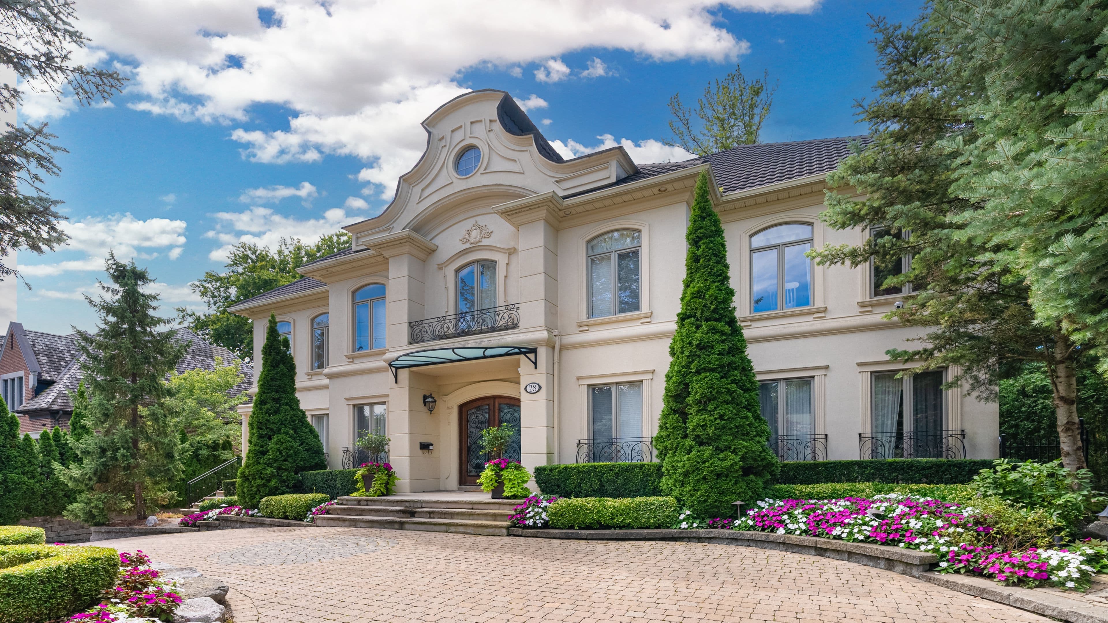 28 Glenorchy Road, Toronto C12, ON M3C 2P9