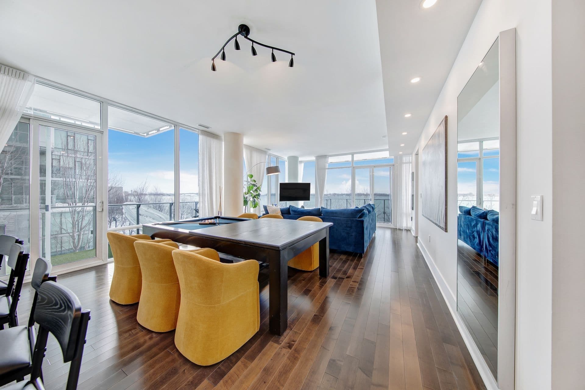 29 S Queens Quay E 314, Toronto C08, ON M5E 0A4