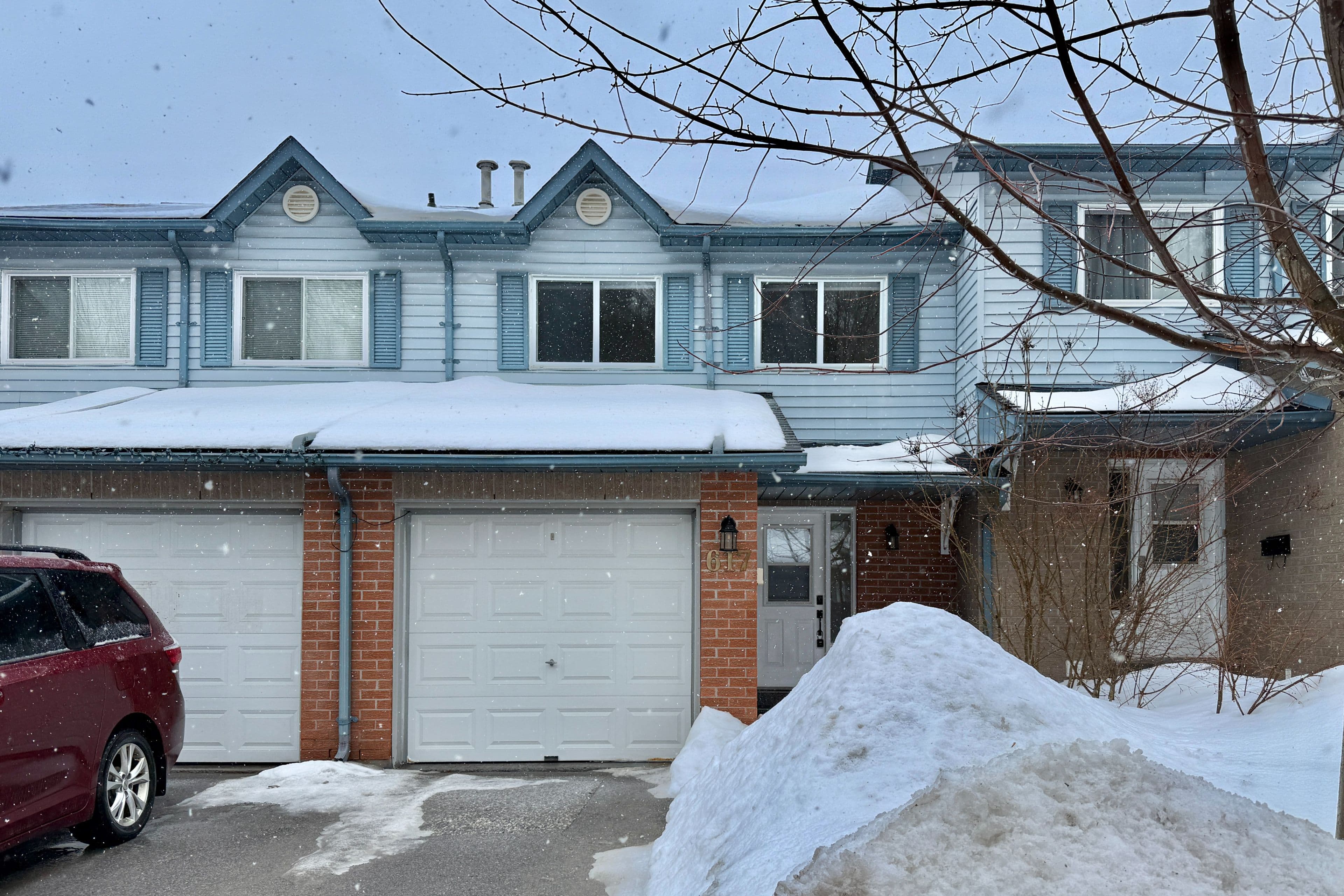 617 Gibney Crescent, Newmarket, ON L3X 1Y3