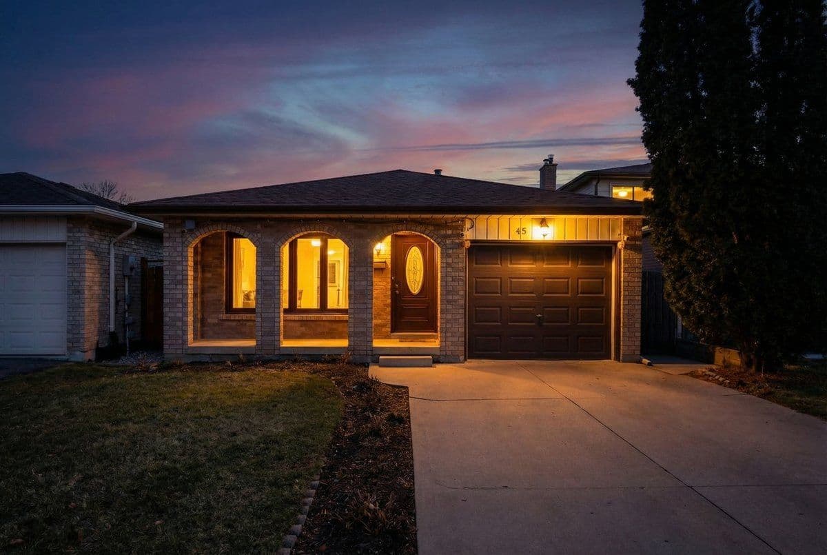 45 Juniper Drive, Hamilton, ON L8E 4C7