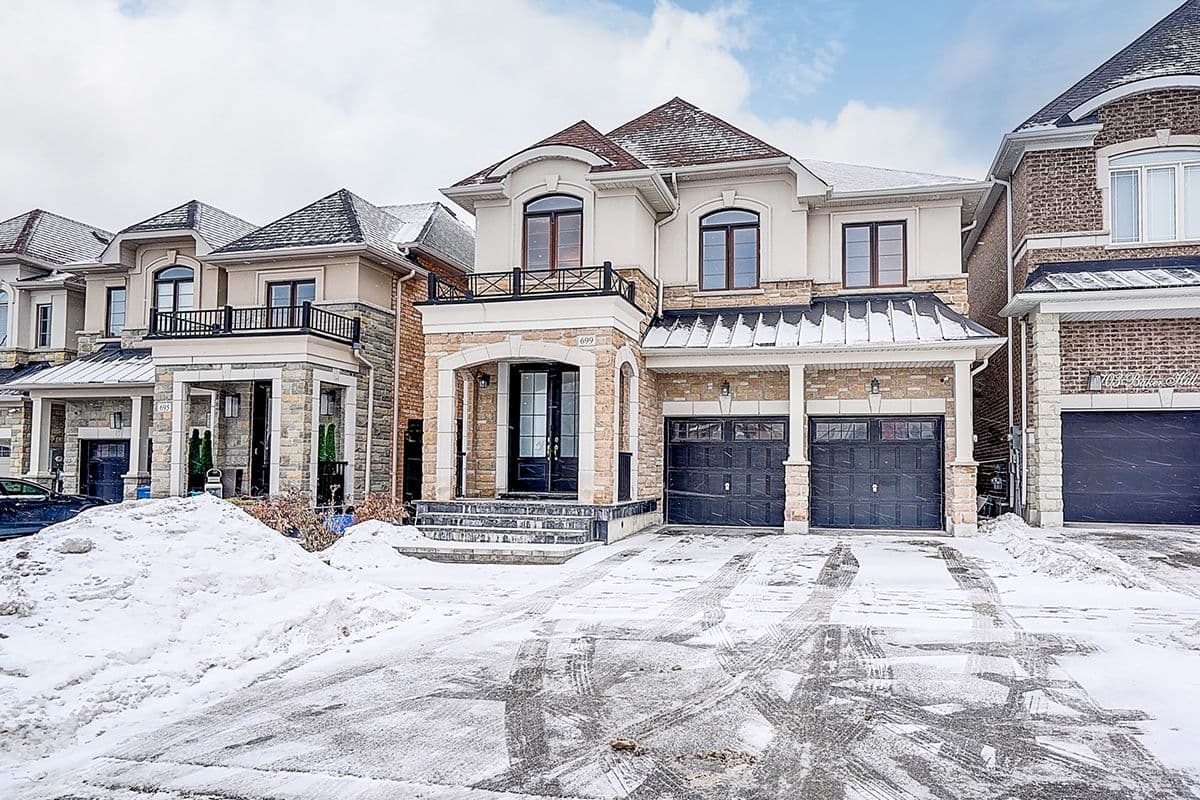 699 Baker Hill Boulevard, Whitchurch-Stouffville, ON L4A 1Y8