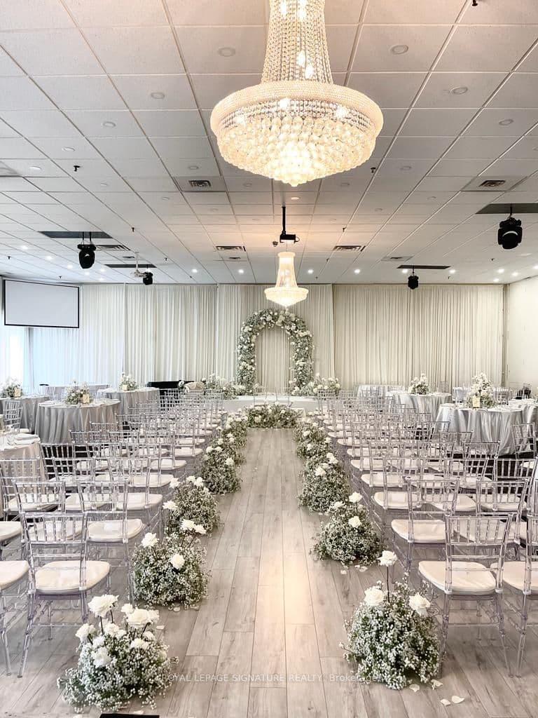 4801 Steeles Avenue W 25, Toronto W05, ON M9L 2W1