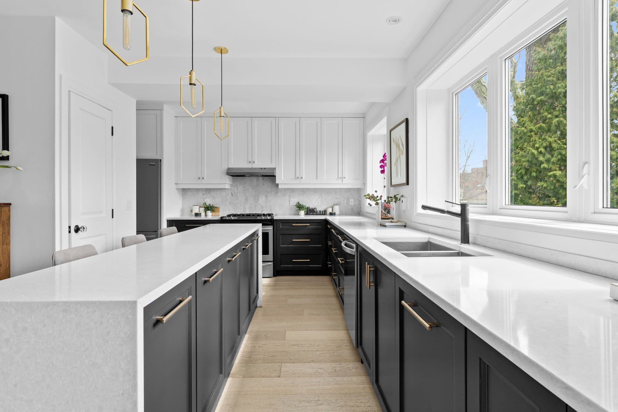 47 Don Valley Drive, Toronto E03, ON M4K 2J1