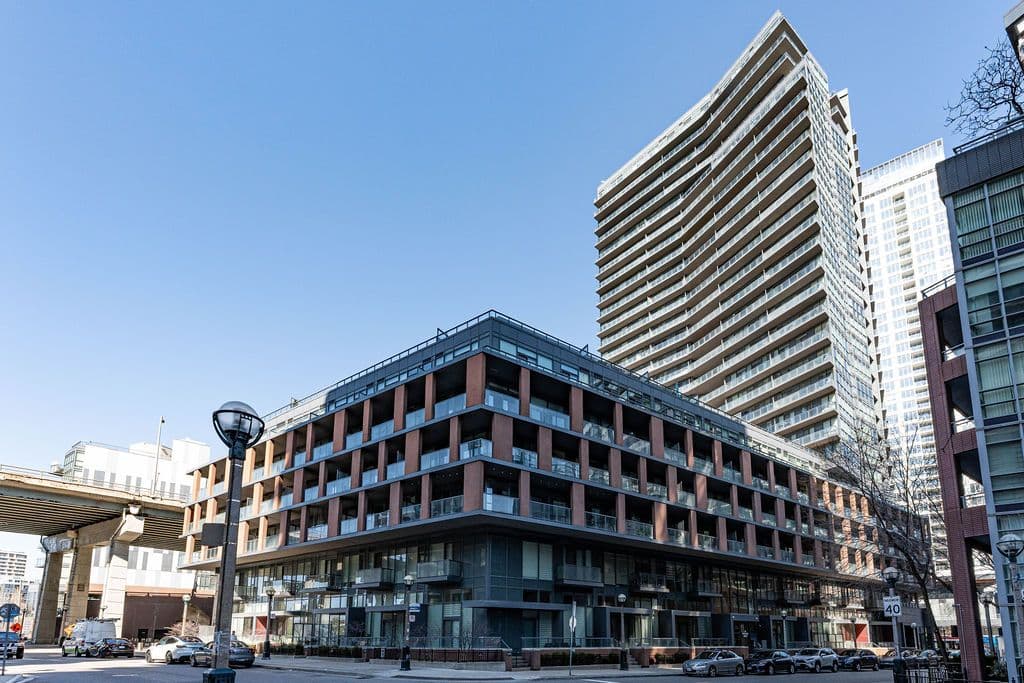 20 Bruyeres Mews 501, Toronto C01, ON M5V 0G8