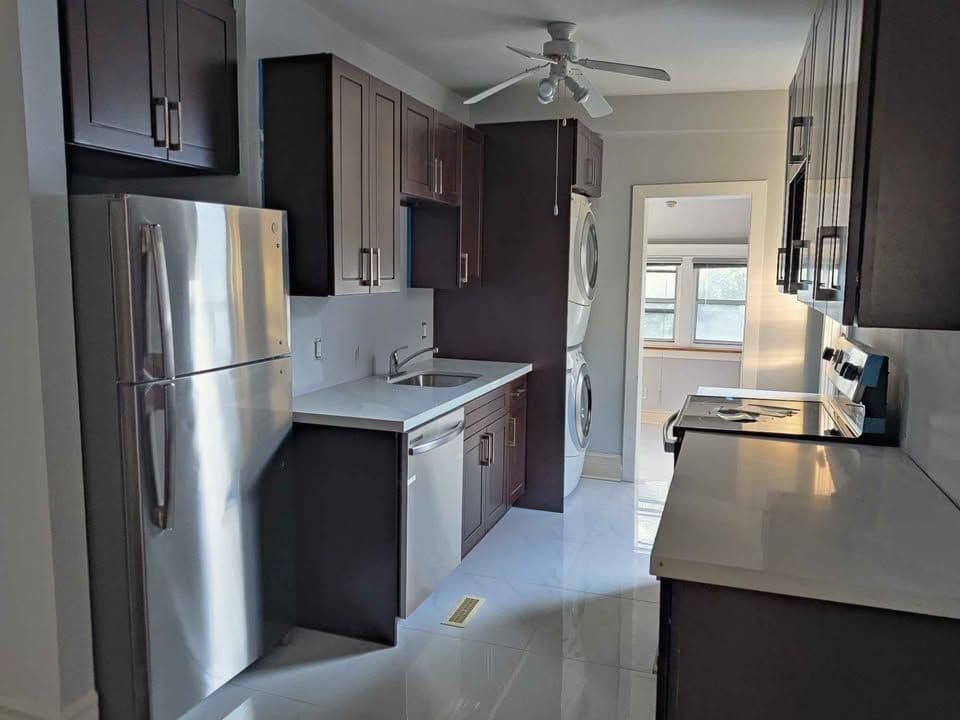 372 Woodbine Avenue, Toronto E02, ON M4L 3P6