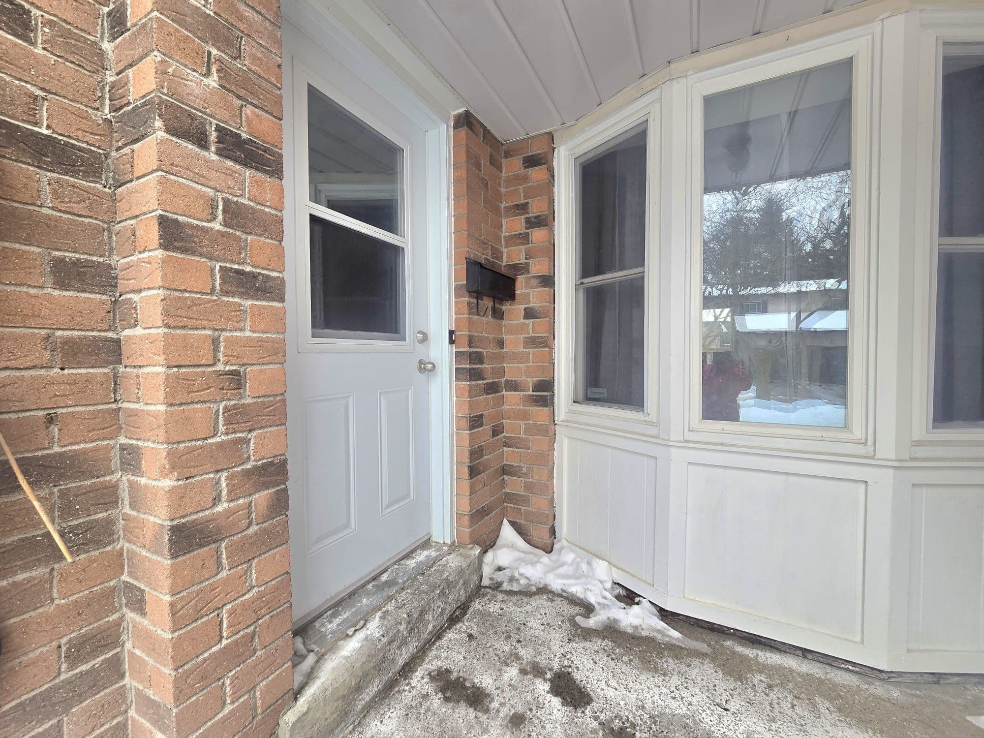 700 Harmony Road N 44, Oshawa, ON L1K 1S2