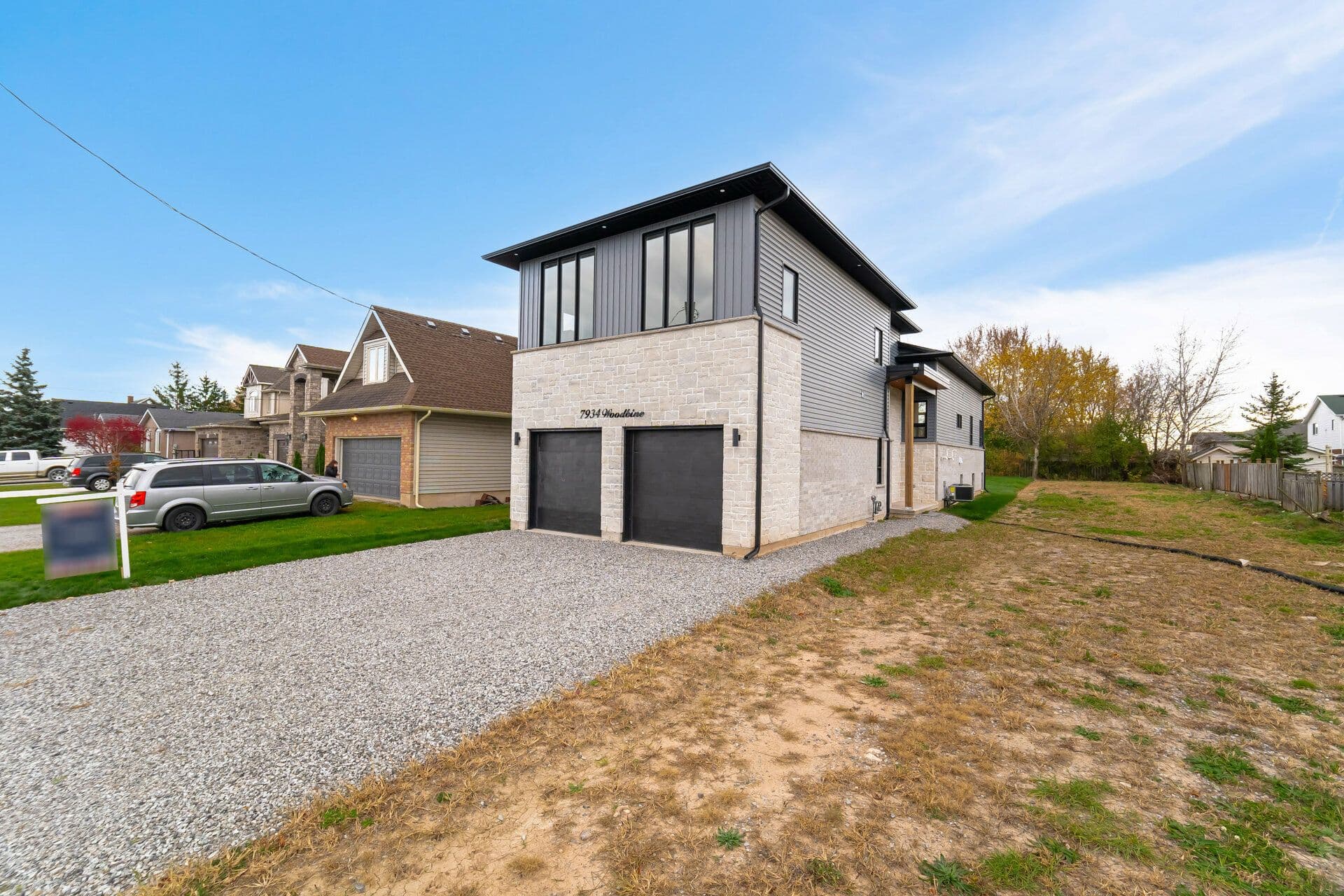 7934 Woodbine Street, Niagara Falls, ON L2H 1C6