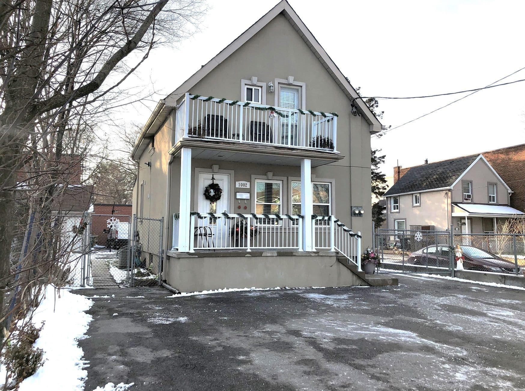 1002 Weston Road Lower, Toronto W04, ON M6N 3S1