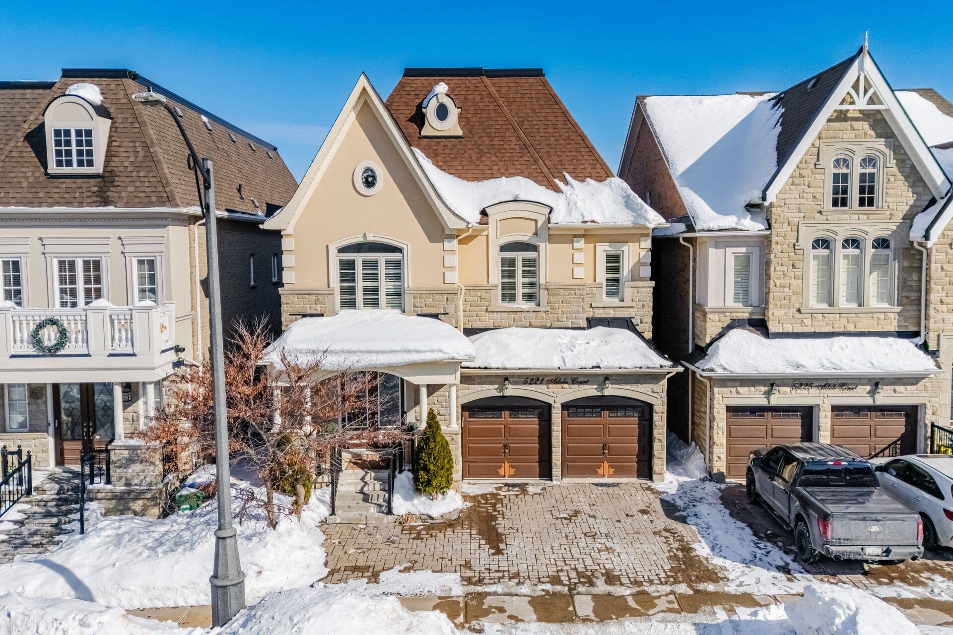 5221 Adobe Court, Mississauga, ON L5M 0K8