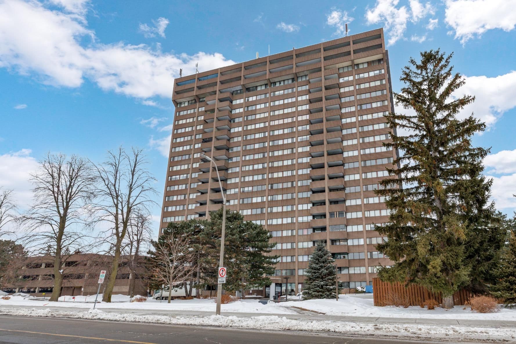 1285 Cahill Drive 2005, Hunt Club - South Keys and Area, ON K1V 9A7