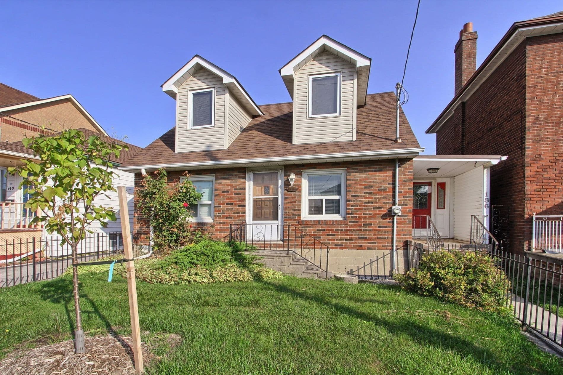 136 Northland Avenue, Toronto W03, ON M6N 2E2