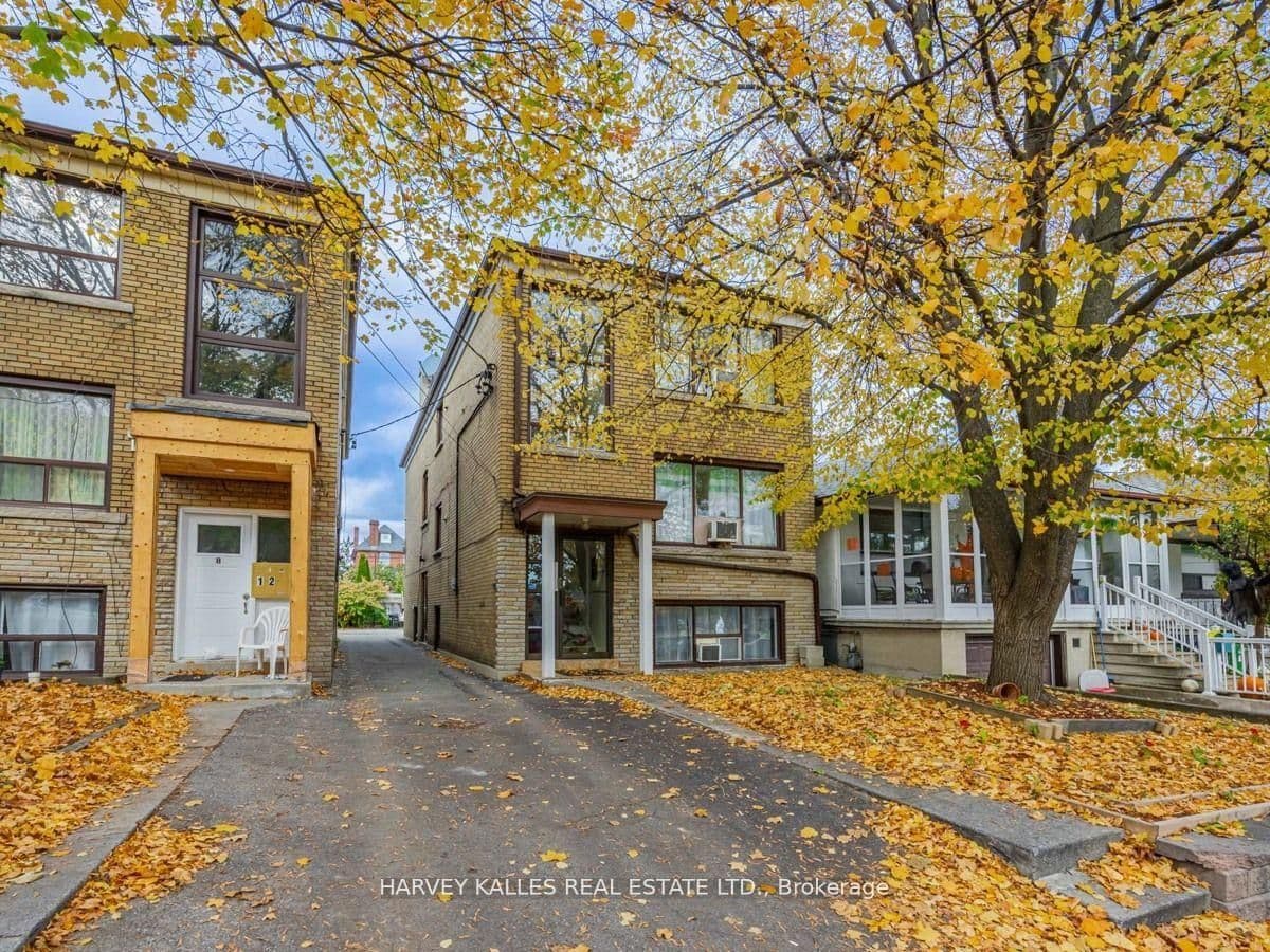 6 Carrington Avenue, Toronto W03, ON M6E 2C3