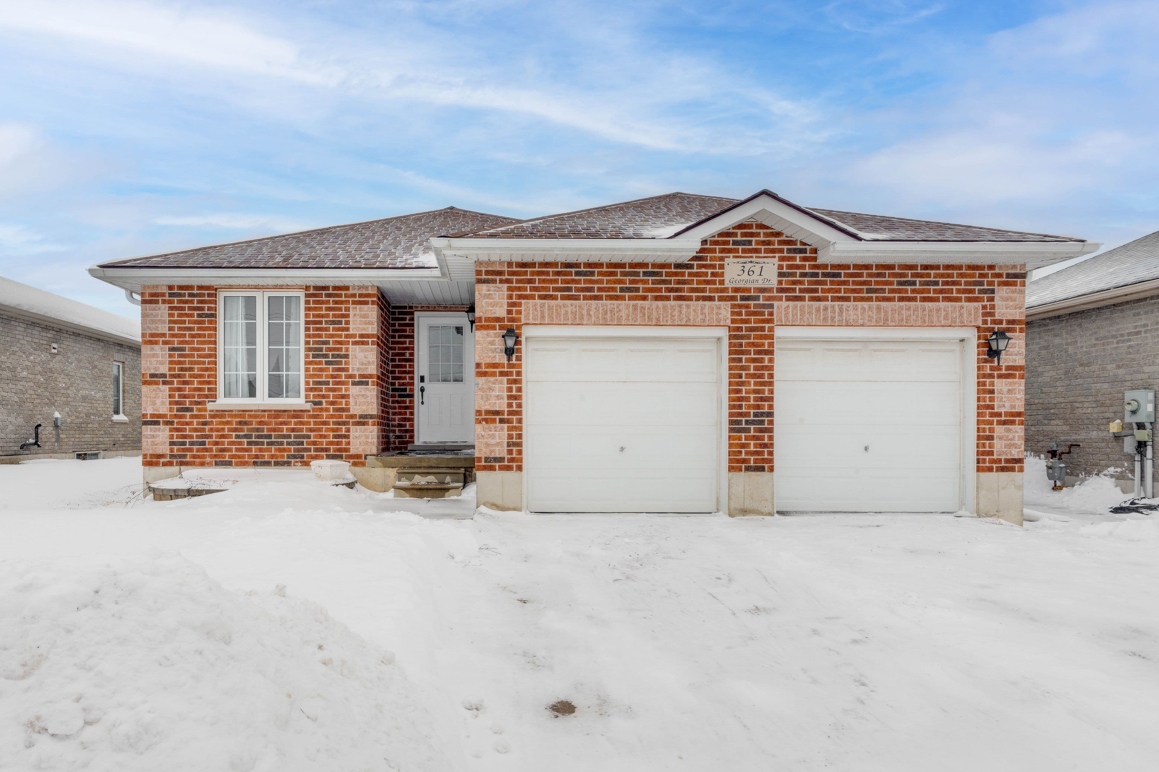 361 Georgian Drive UPPER, Barrie, ON L4M 7A2