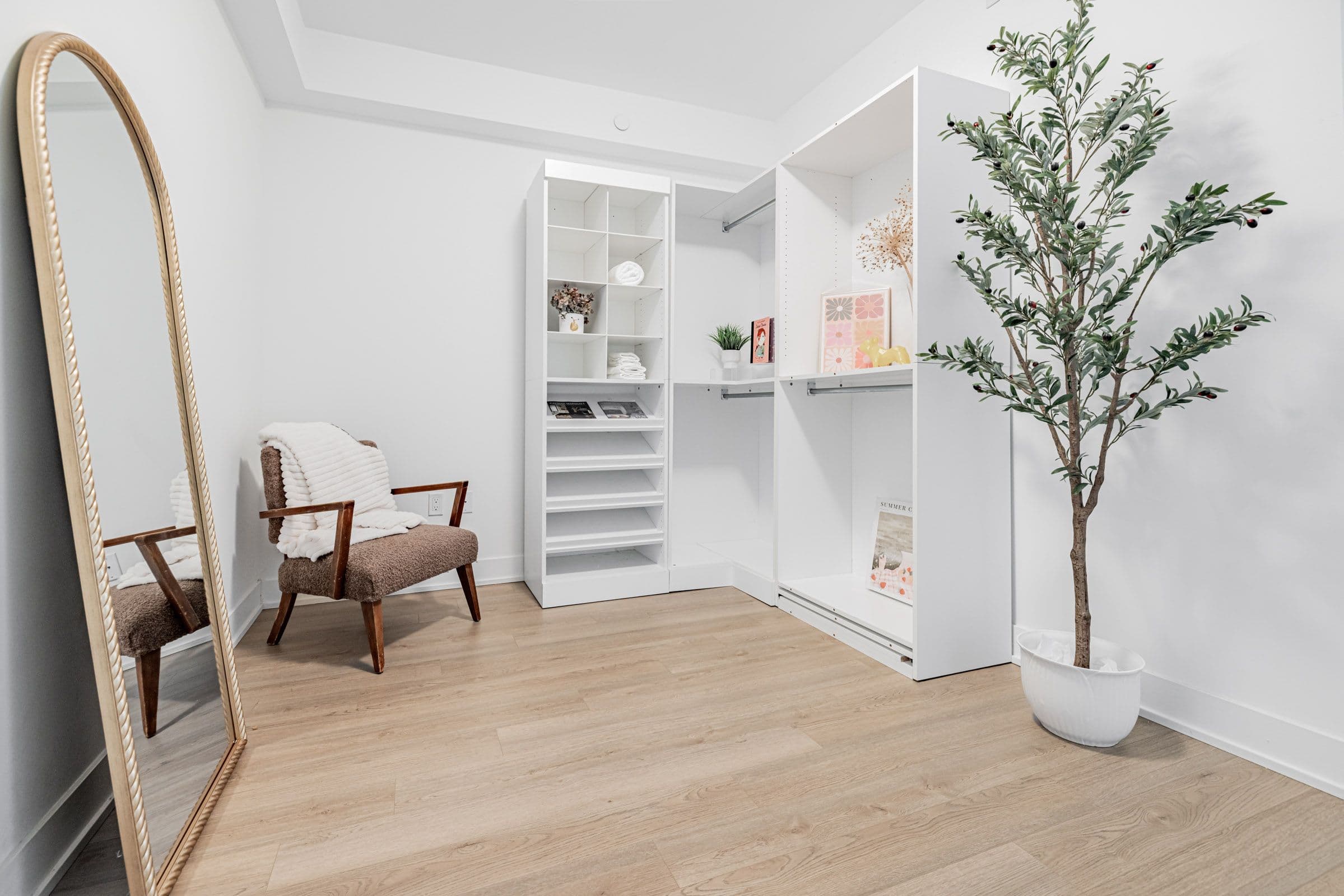 50 George Butchart Drive 524, Toronto W05, ON M3K 0C9