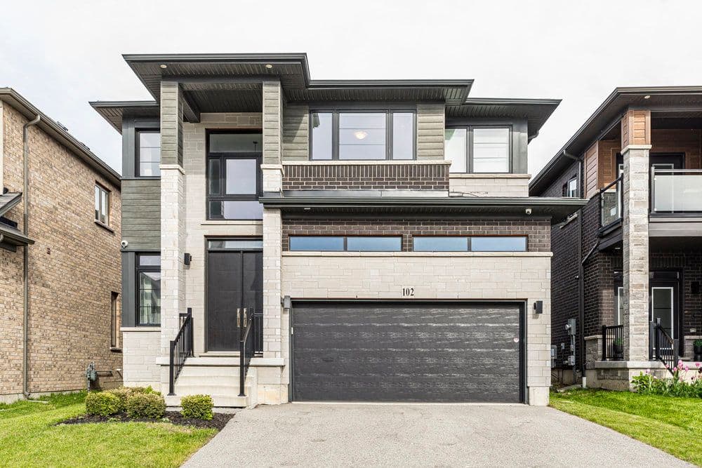 102 Greenwich Avenue, Hamilton, ON L8J 0L6