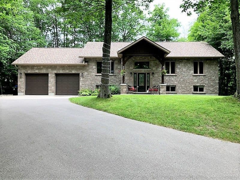 48 Tall Pines Drive, Tiny, ON L9M 0H4