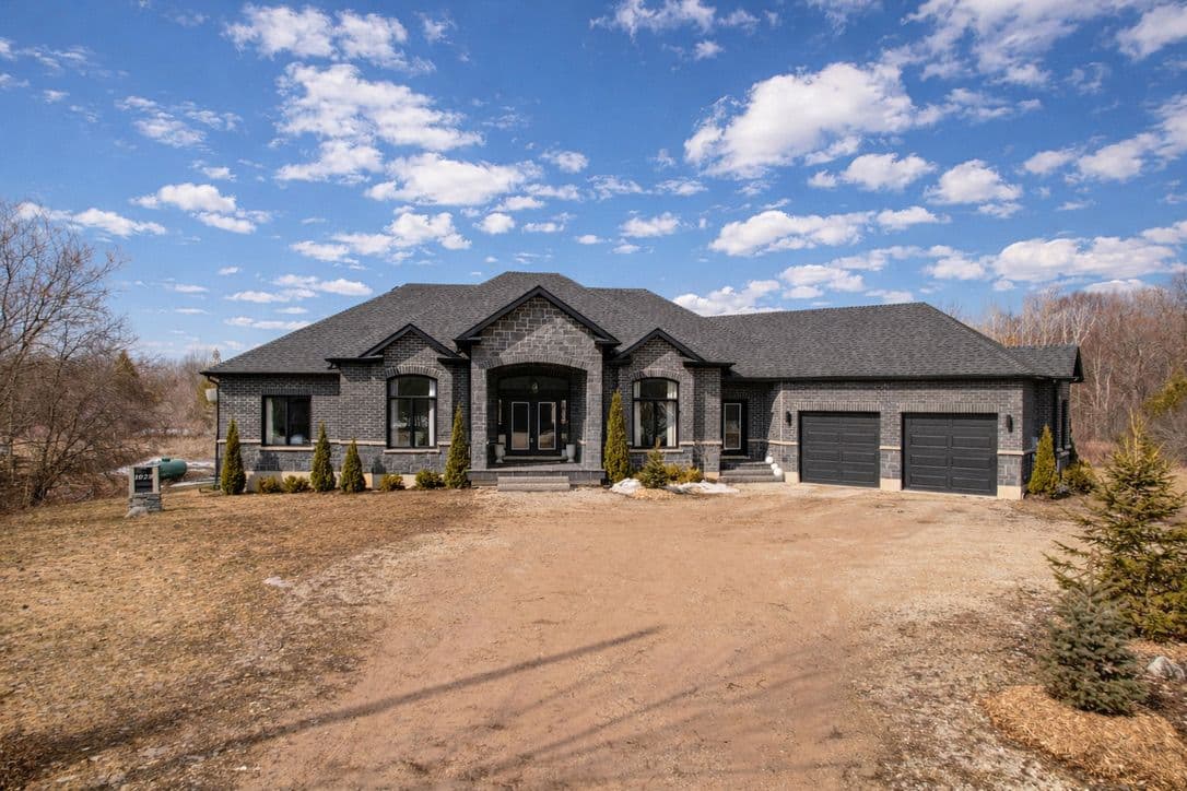 1029 Sixth Street, Collingwood, ON L9Y 3Y9