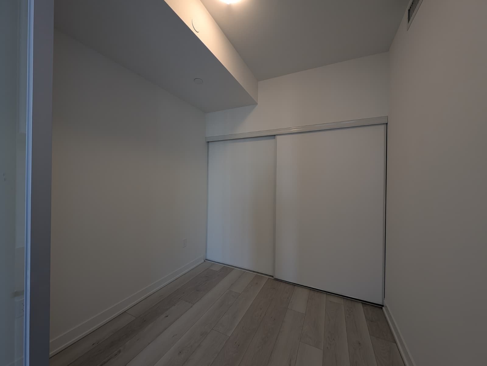 1 Quarrington Lane 1601, Toronto C13, ON M3C 0S4