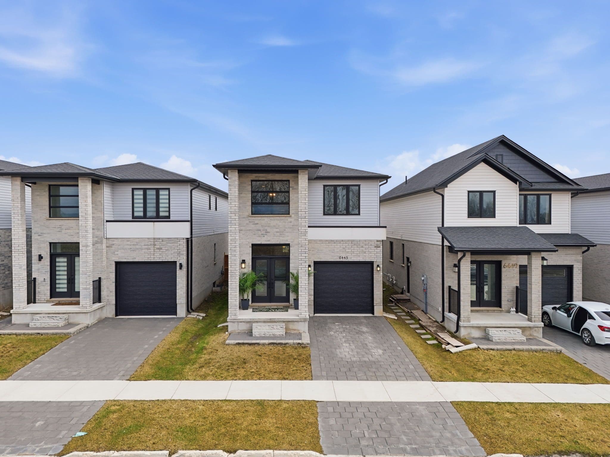 6445 Royal Magnolia Avenue, London South, ON N6P 0K2