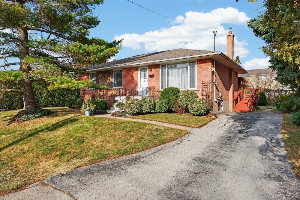 387 Walton Street, Oakville, ON L6K 1R7