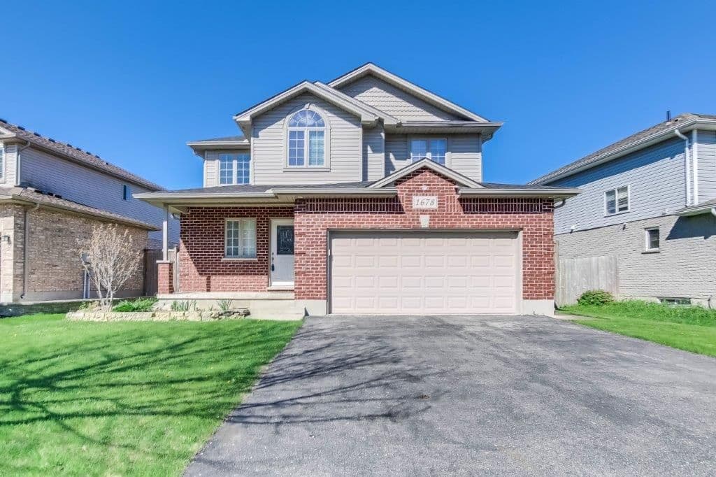 1678 BLACKMAPLE Crescent, London East, ON N5Y 6L6
