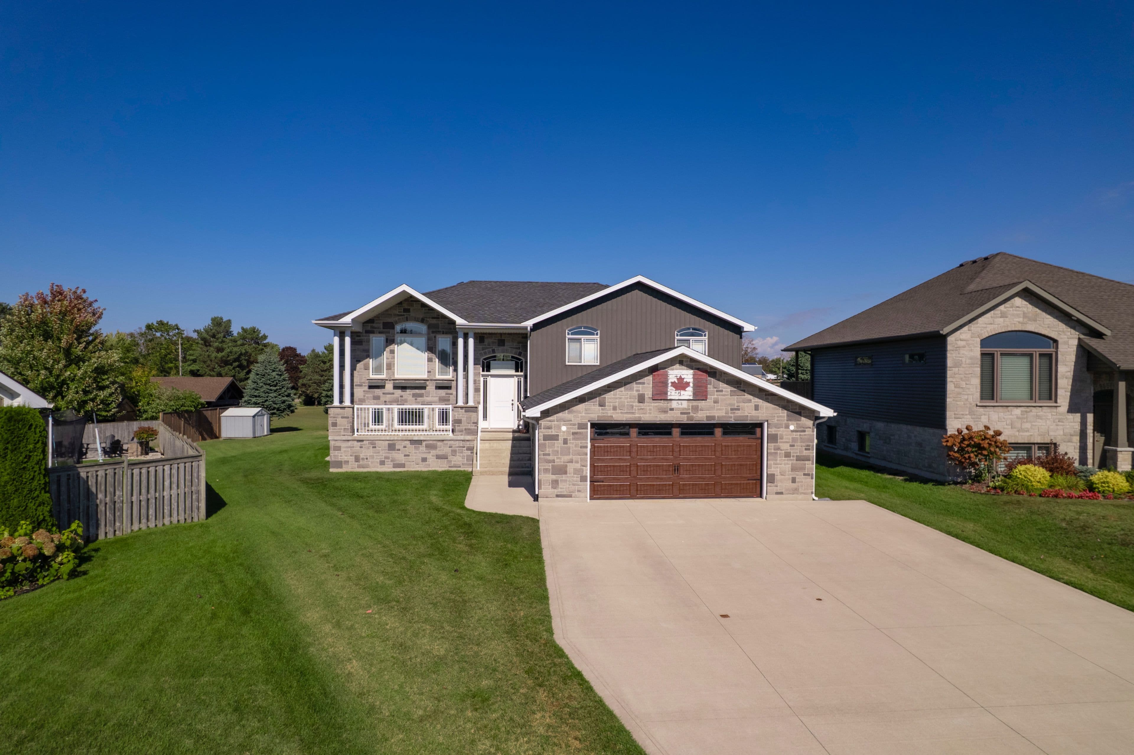 54 Lakefield Drive, Kincardine, ON N2Z 0C9