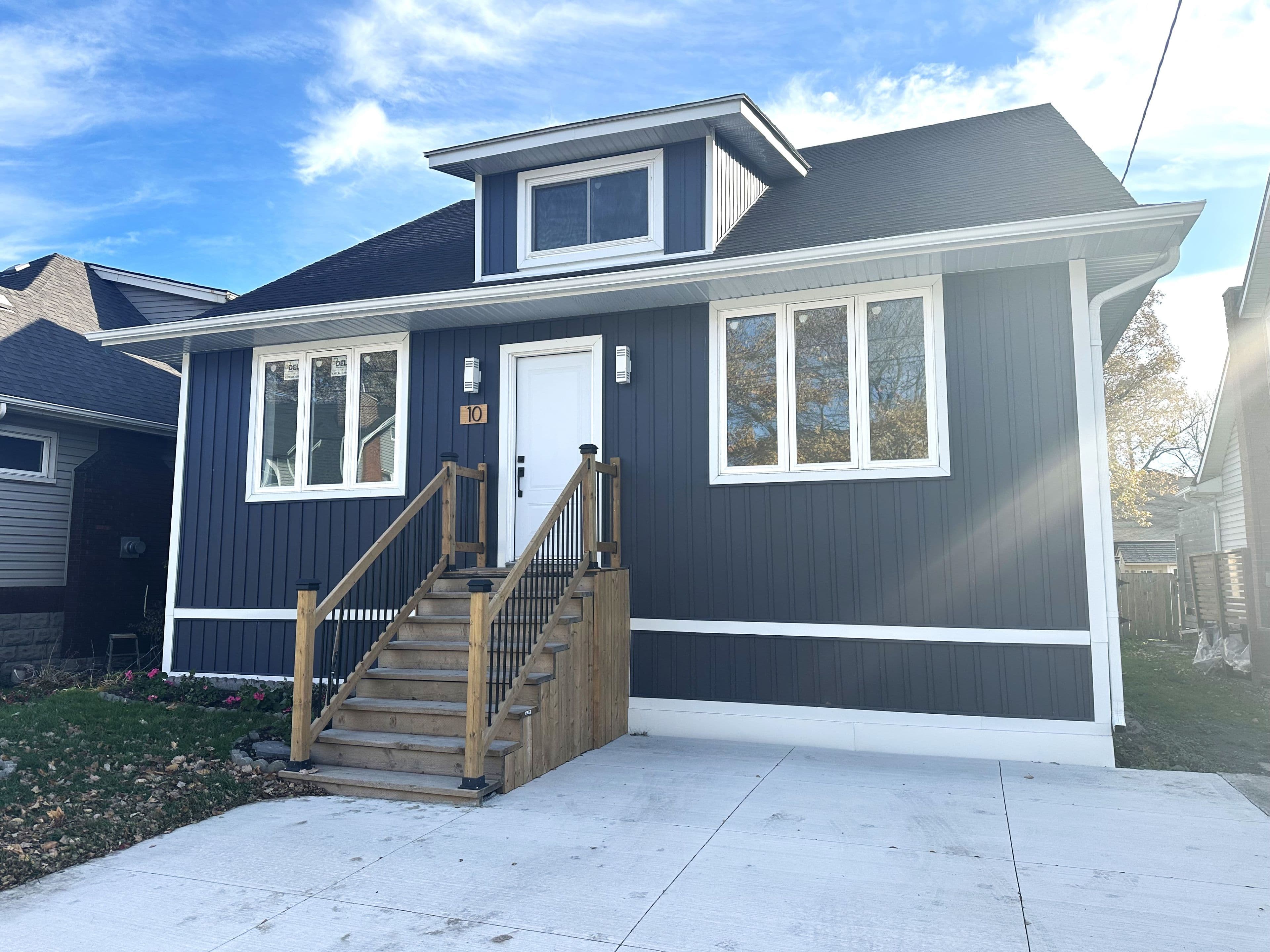 10 Comet Avenue 2, Hamilton, ON L8H 7E5