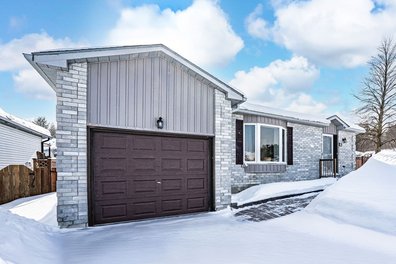 2 McQueen Street, Essa, ON L0M 1B0