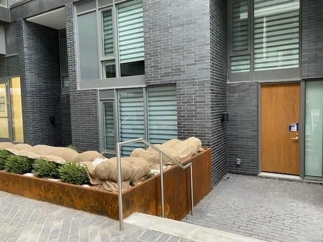 106 Varna Drive Th 109, Toronto W04, ON M6H 0C8