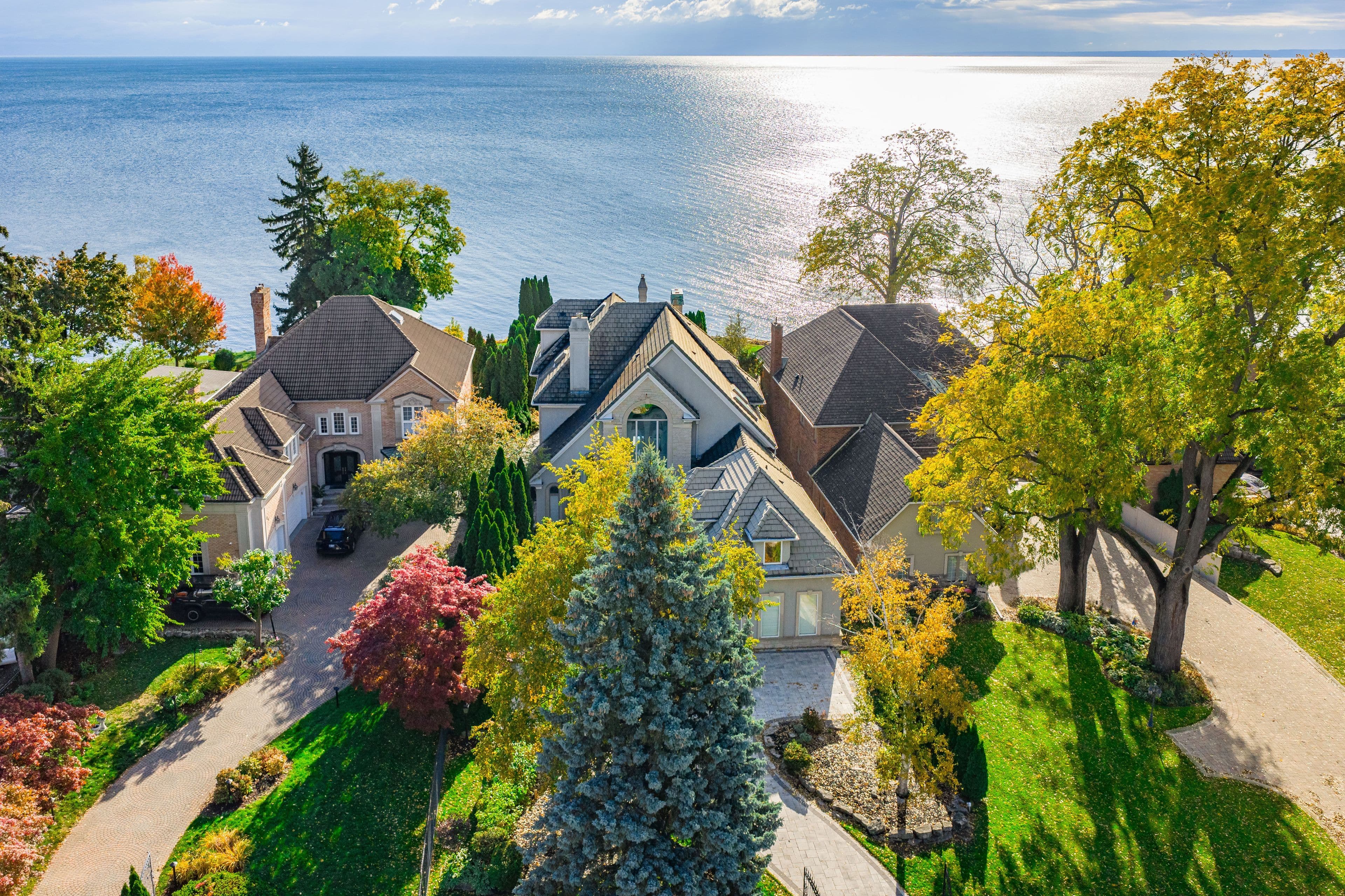 3206 Shoreline Drive, Oakville, ON L6L 5X4