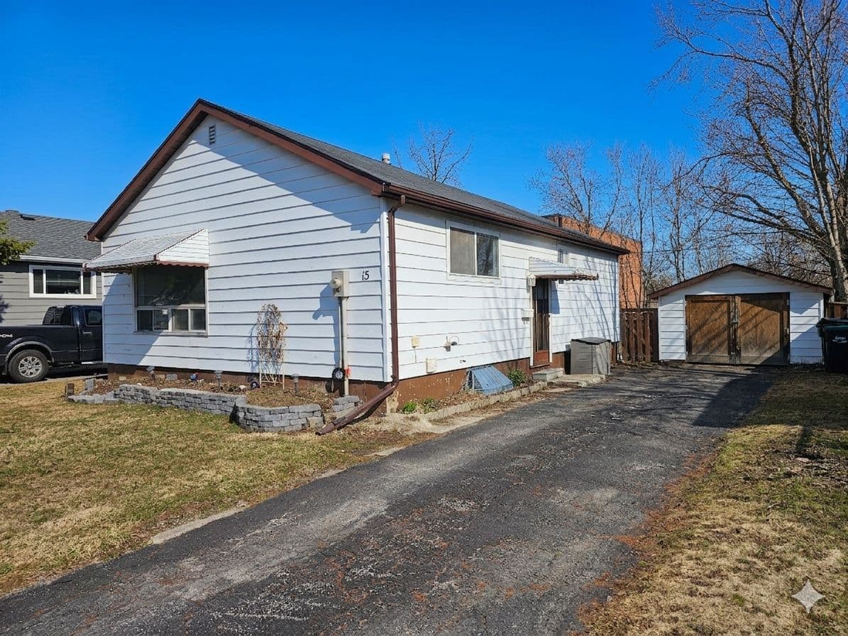 15 Newton Street, Barrie, ON L4M 3N2