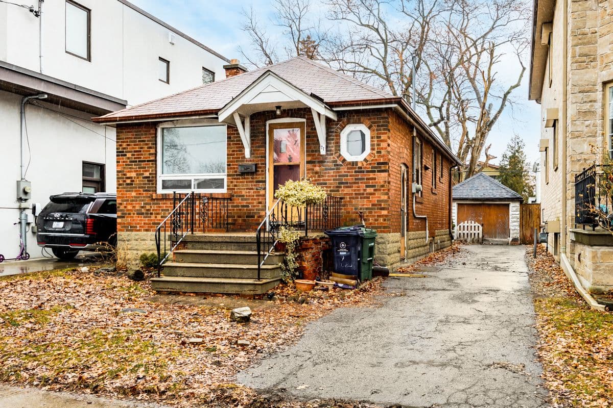 71 Lesmount Avenue Main, Toronto E03, ON M4J 3V7