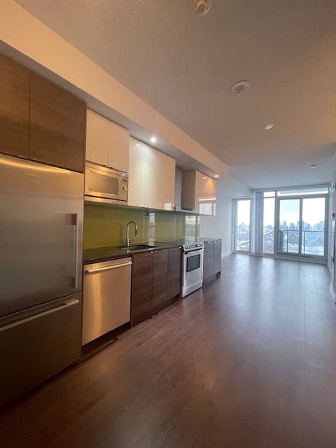 121 Mcmahon Drive 3307, Toronto C15, ON M2K 0C1