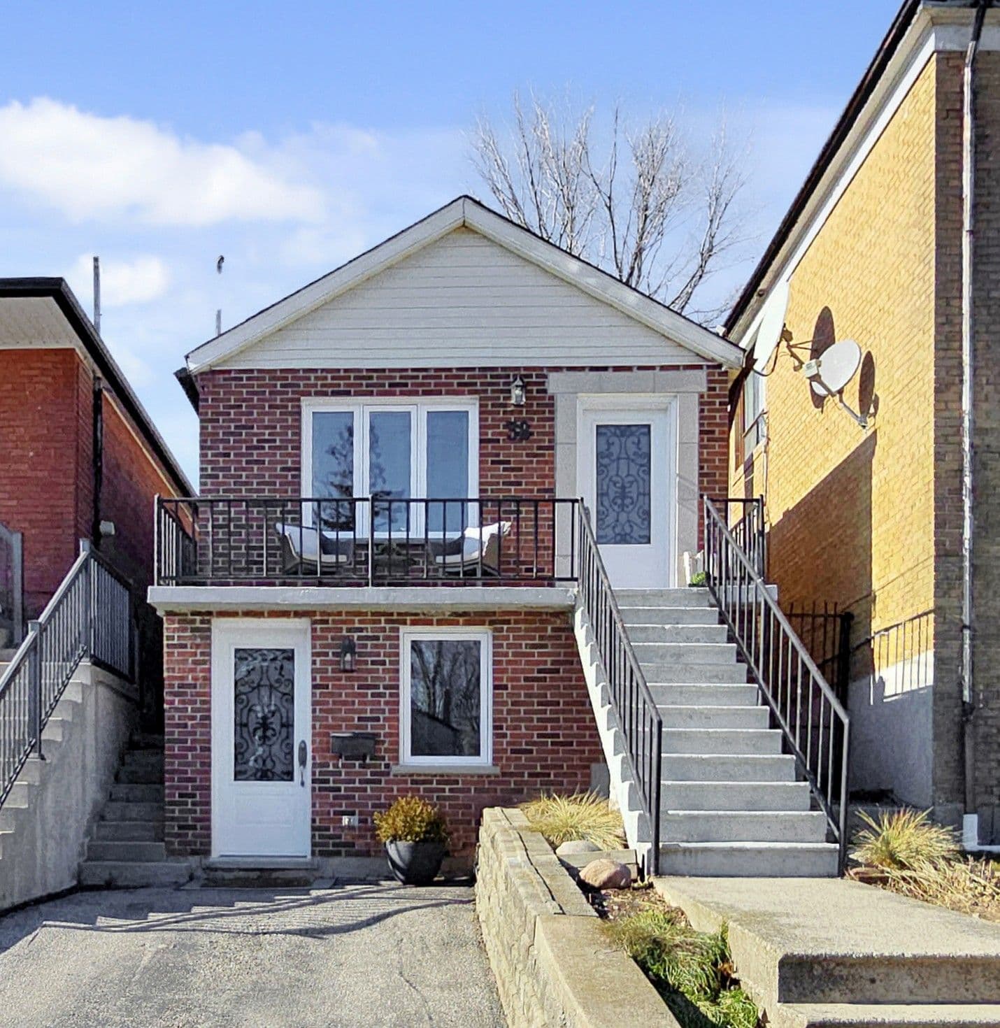 38 Donald Avenue, Toronto W03, ON M6M 1K1