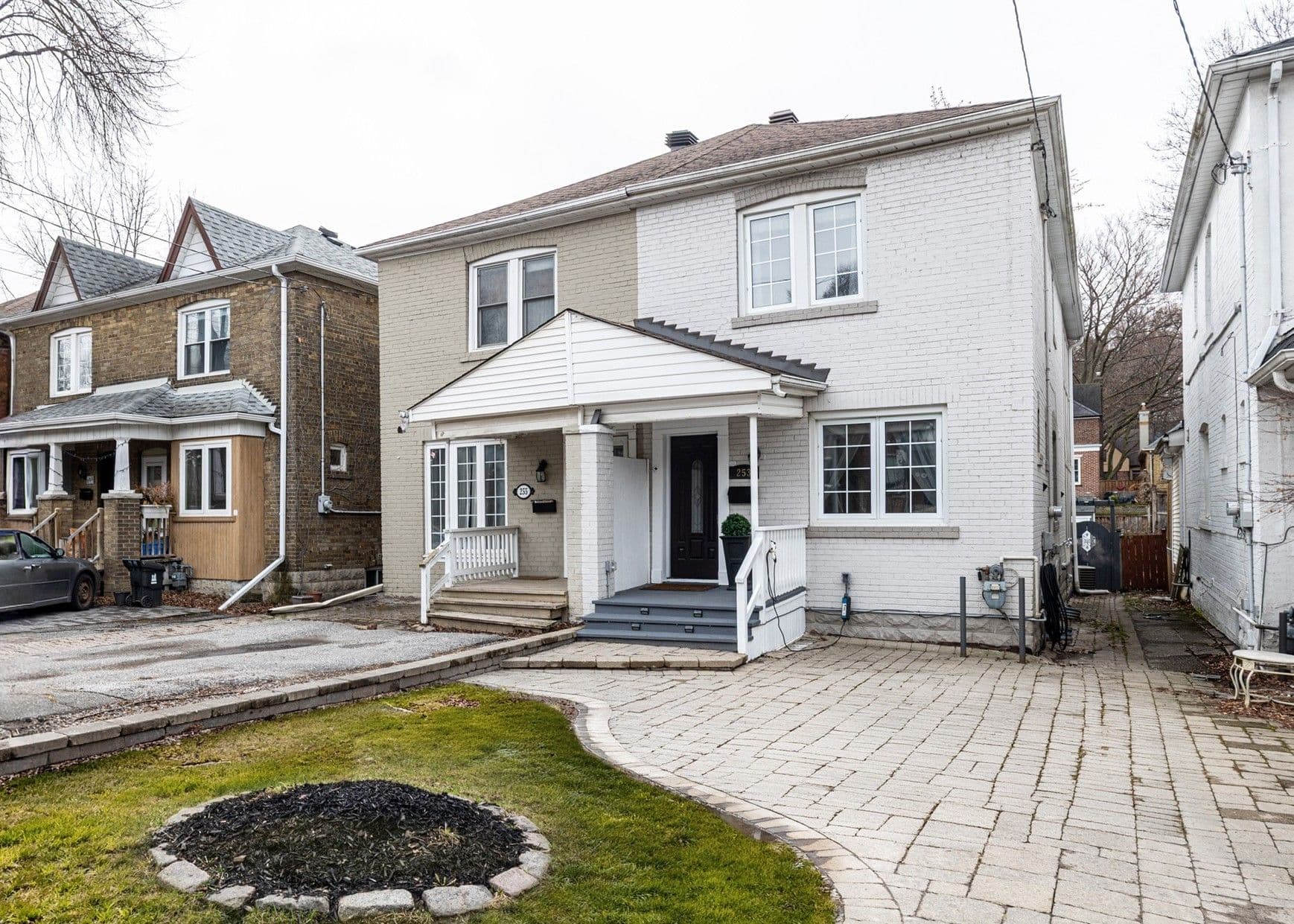 253 Broadway Avenue, Toronto C10, ON M4P 1W1