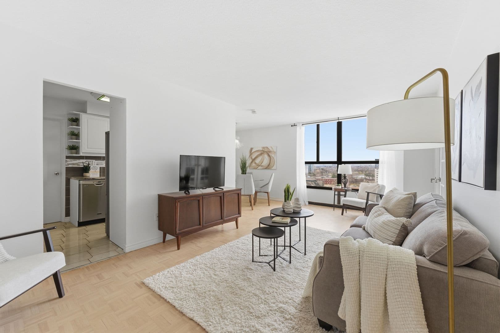 3170 Kirwin Avenue 1010, Mississauga, ON L5A 3R1