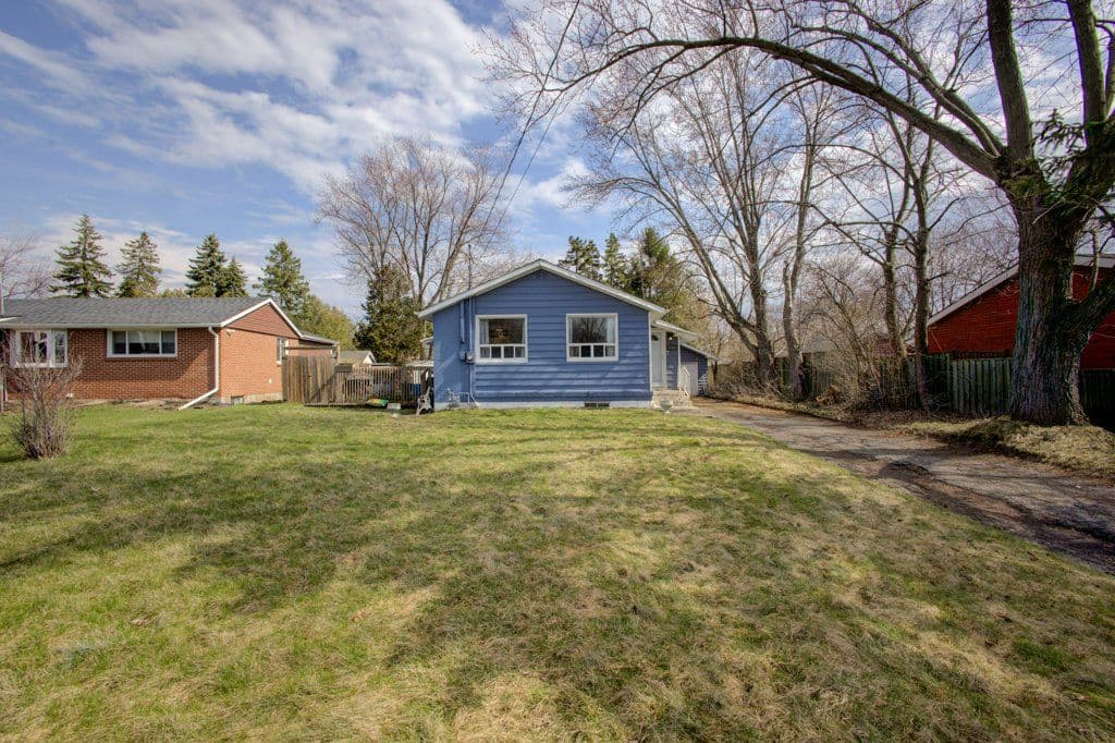 114 Ringwood Road, Oakville, ON L6H 1K2