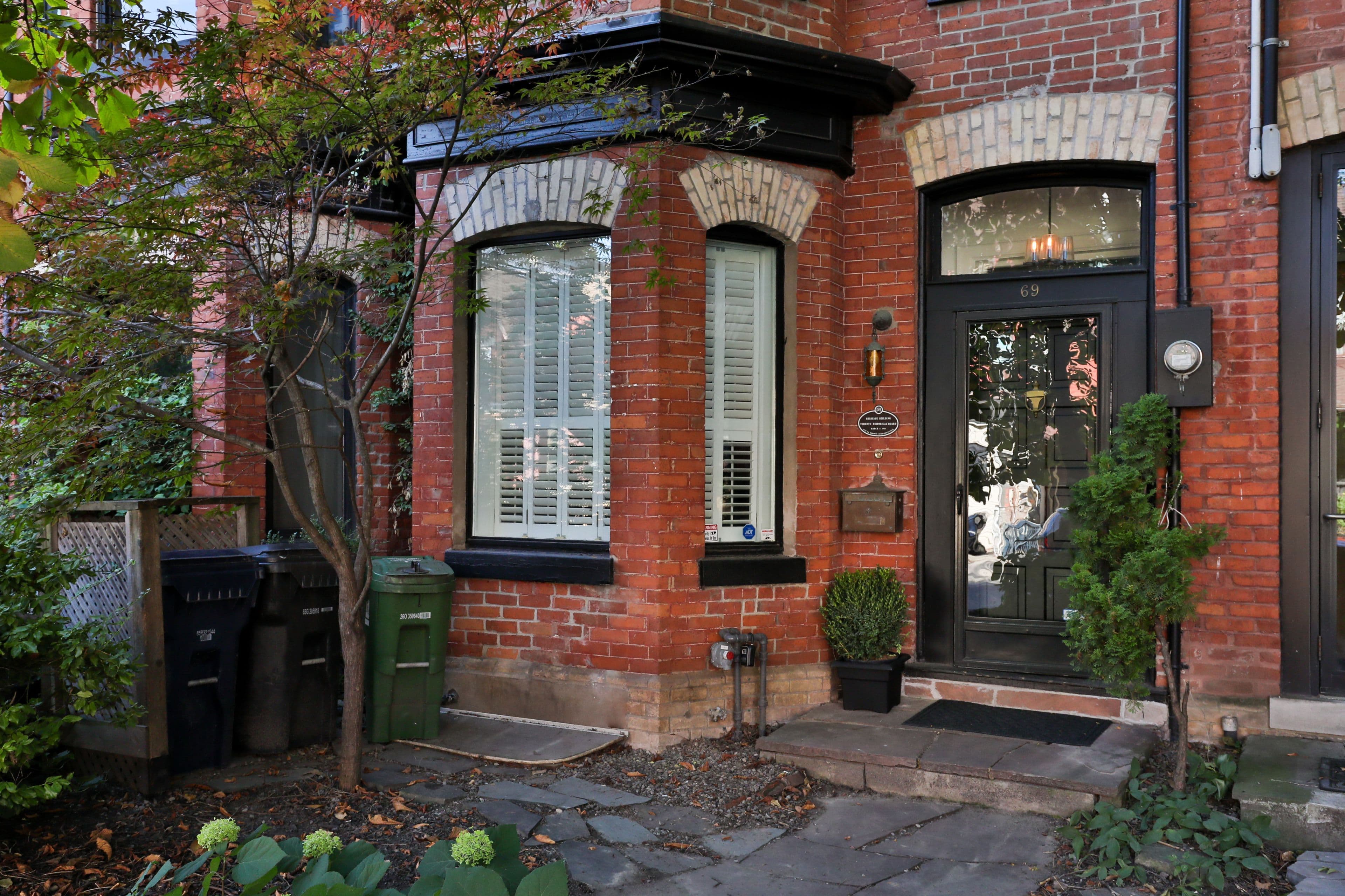 69 Sullivan Street, Toronto C01, ON M5T 1C2