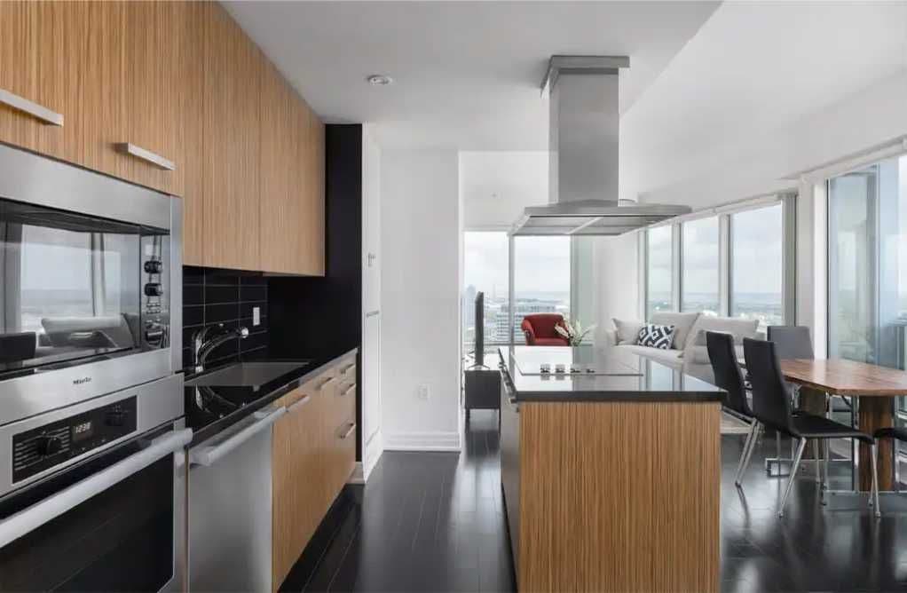 8 The Esplanade Avenue 4011, Toronto C08, ON M5E 0A6