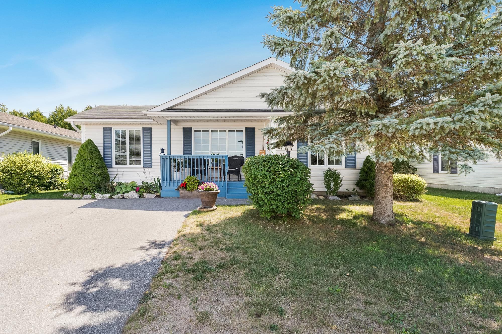 61 Pennsylvania Avenue, Wasaga Beach, ON L9Z 3A8