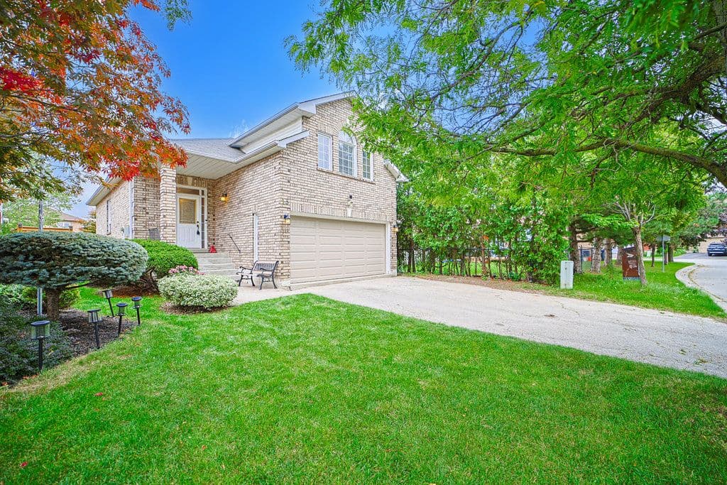 13 Paulette Way, Caledon, ON L7E 1X2