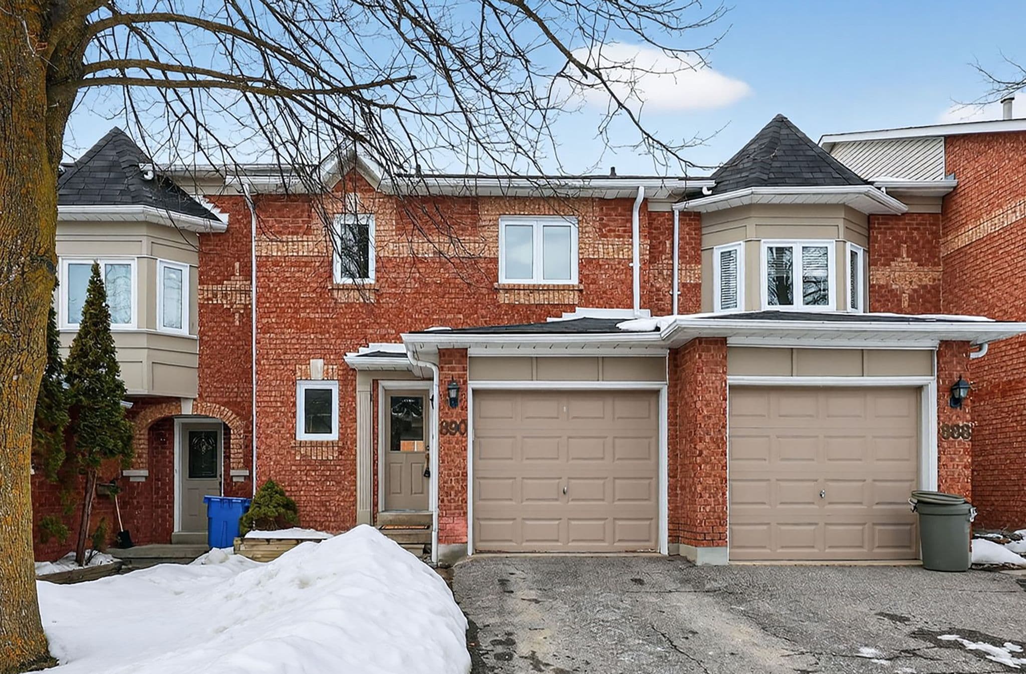 890 Caribou Valley Circle, Newmarket, ON L3X 1X1