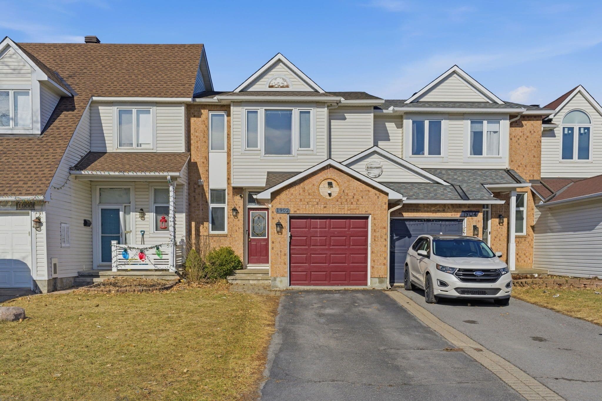 1902 Hennessy Crescent, Orleans - Cumberland and Area, ON K4A 3X7