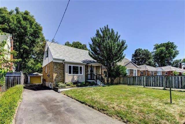 11 Ellington Drive, Toronto E04, ON M1R 3X6